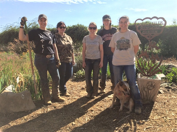 Cal Epsilon Volunteers at the Fresno State Horticulture Unit!