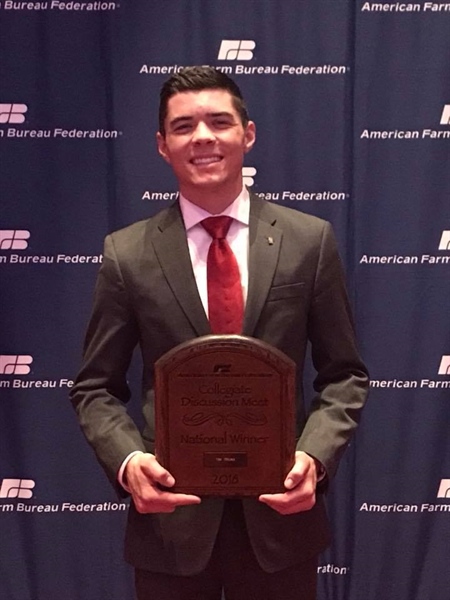 Cal Epsilon Member, Tim Truax, named 2018 Collegiate Discussion Meet National Winner